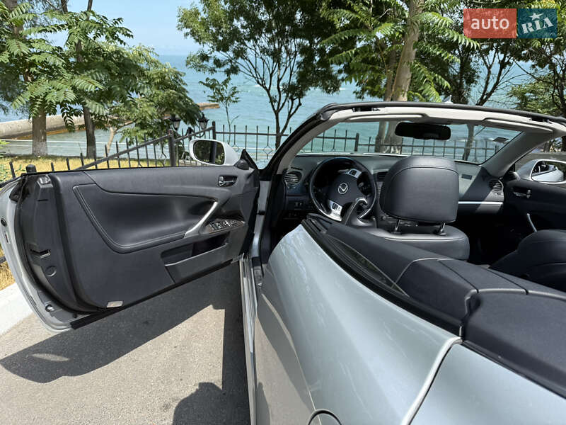 Кабриолет Lexus IS 2014 в 