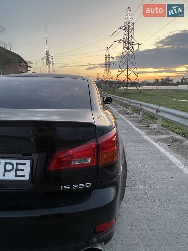 Седан Lexus IS 2006 в Ивано-Франковске