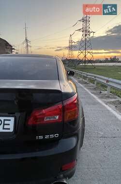 Седан Lexus IS 2006 в 