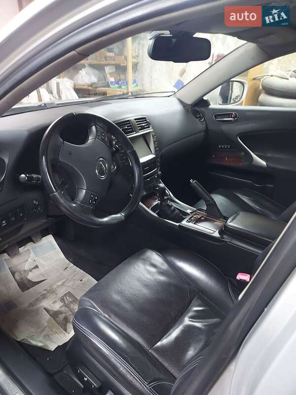 Седан Lexus IS 2005 в Чугуеве