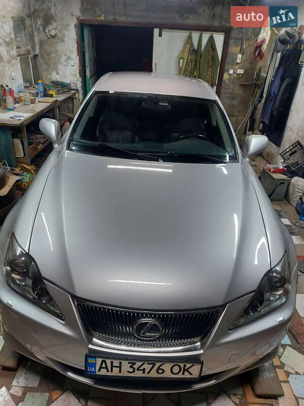 Седан Lexus IS 2005 в Чугуєві
