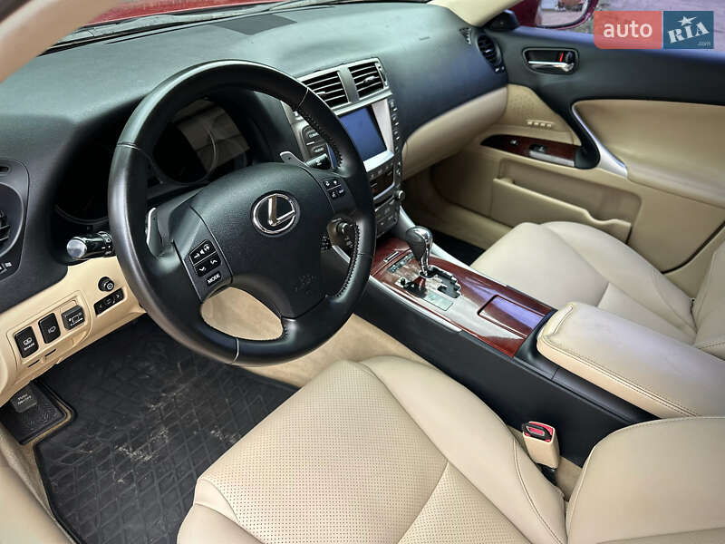 Седан Lexus IS 2007 в Киеве