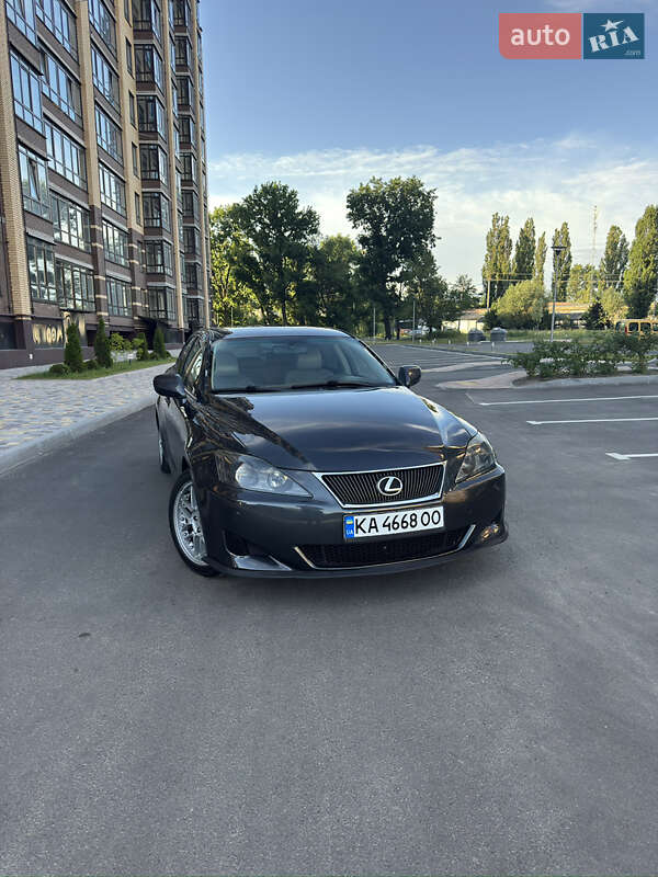 Седан Lexus IS 2005 в Чернігові