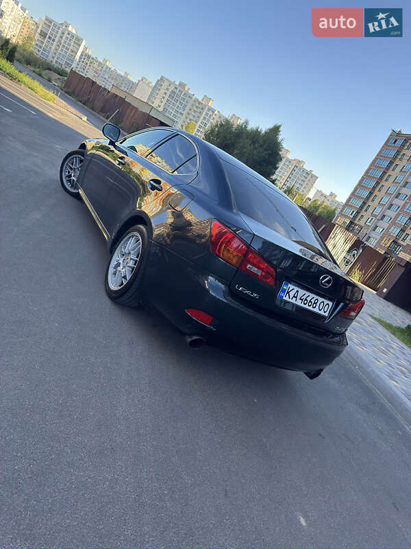 Седан Lexus IS 2005 в Чернігові