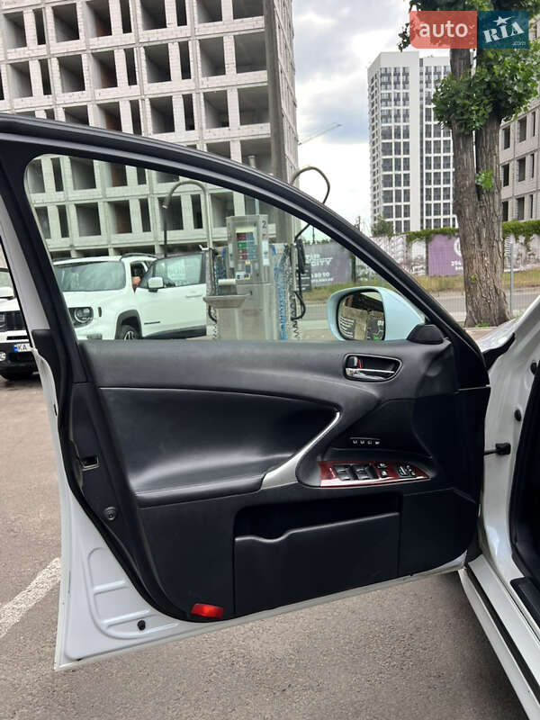Седан Lexus IS 2008 в Киеве