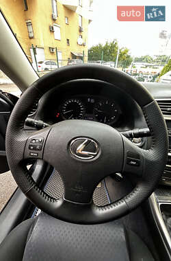 Седан Lexus IS 2005 в 