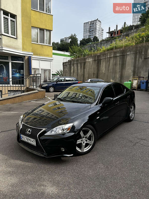 Седан Lexus IS 2005 в 