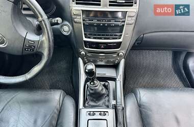 Седан Lexus IS 2005 в 