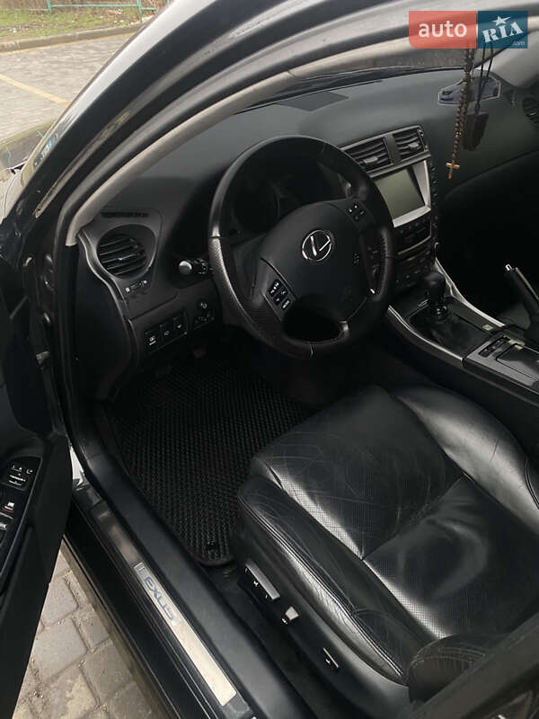 Седан Lexus IS 2006 в Киеве
