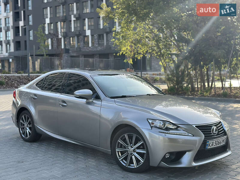 Седан Lexus IS 2014 в Кропивницком