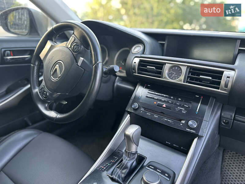 Седан Lexus IS 2014 в Кропивницком