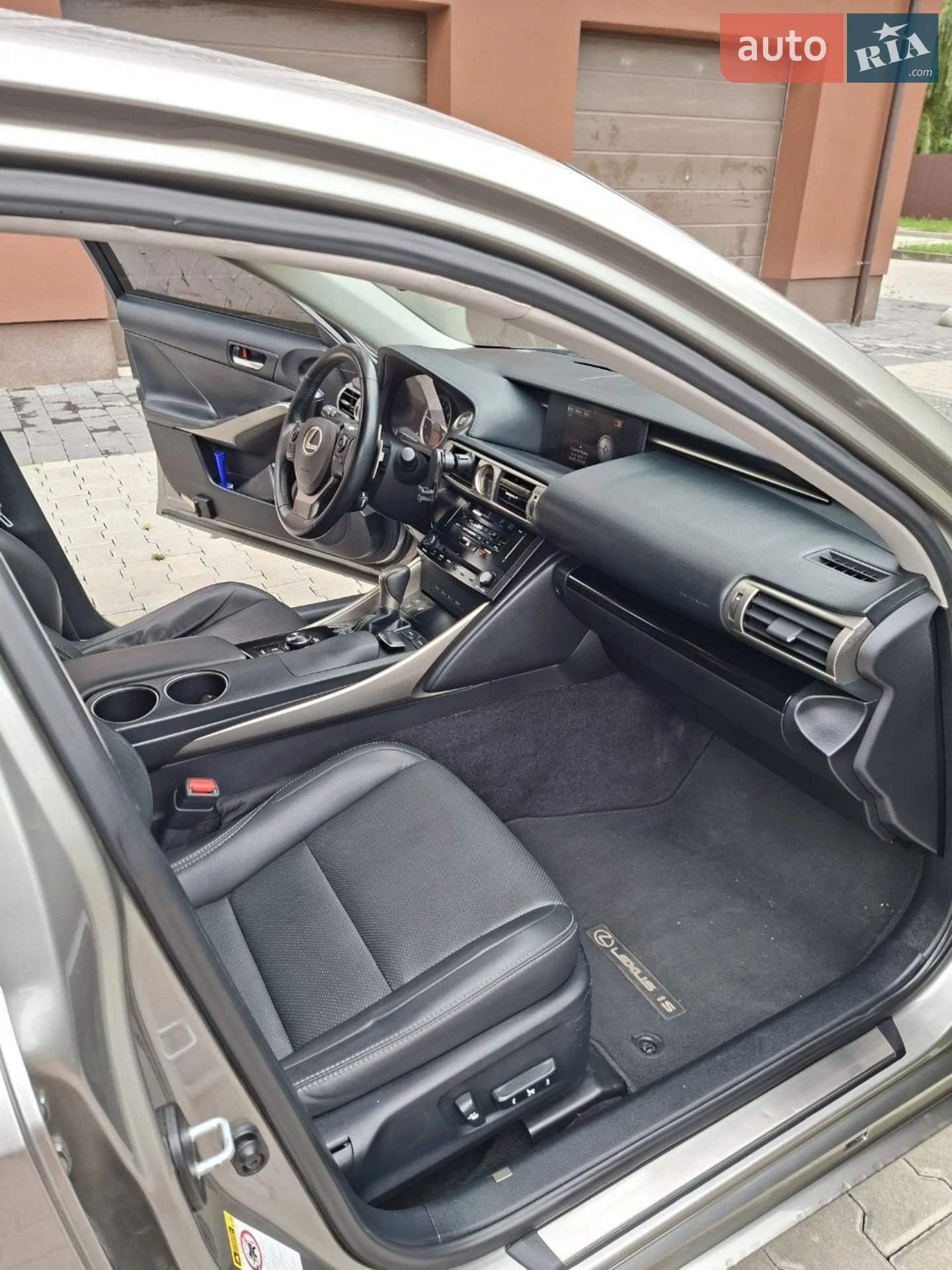 2013 Lexus IS - мініатюра 10