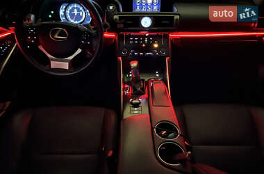 Седан Lexus IS 2013 в 