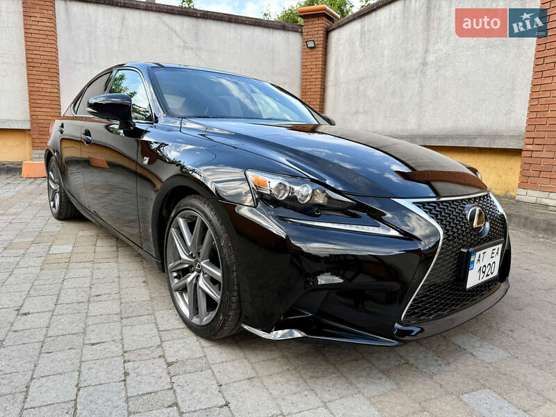 Седан Lexus IS 2015 в Ивано-Франковске