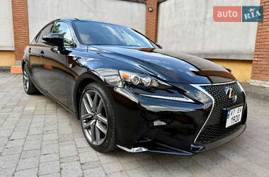 Седан Lexus IS 2015 в 