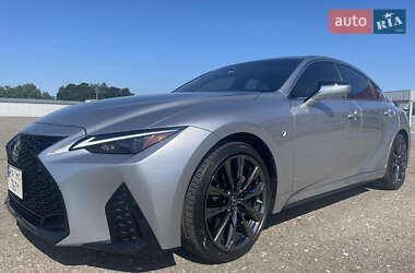 Седан Lexus IS 2022 в 