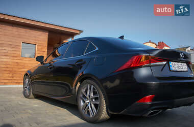 Седан Lexus IS 2020 в 