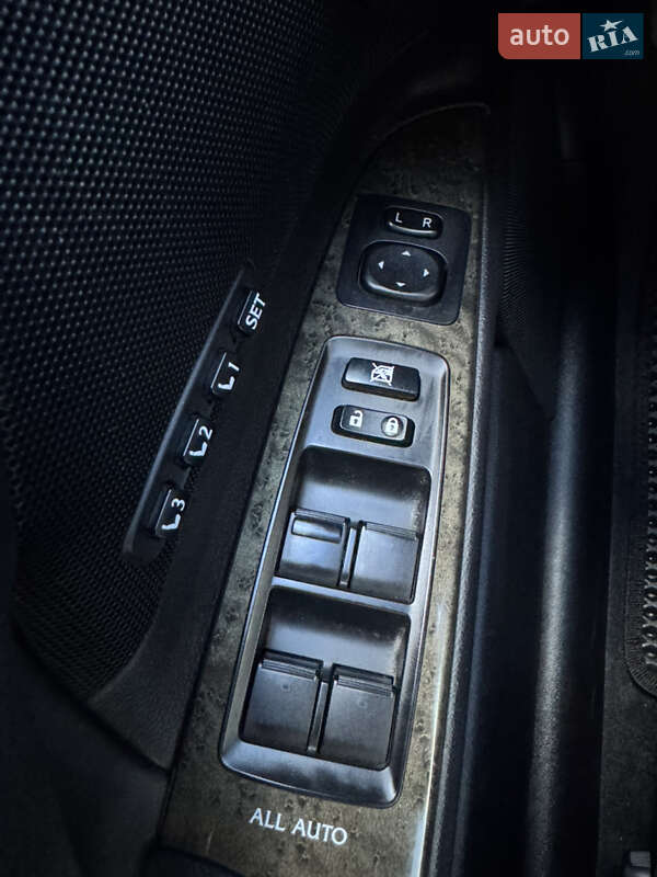 Седан Lexus IS 2010 в Пилиповичах