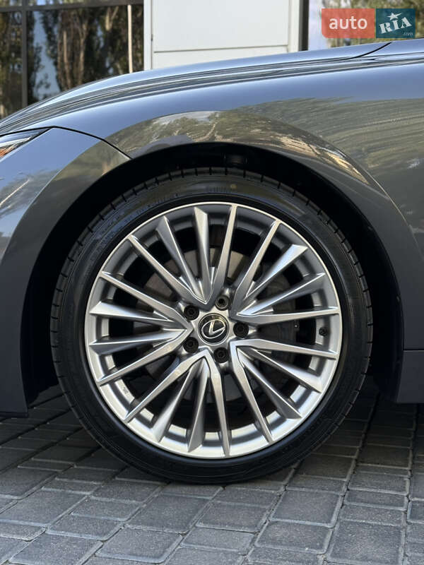 Седан Lexus IS 2023 в Одессе