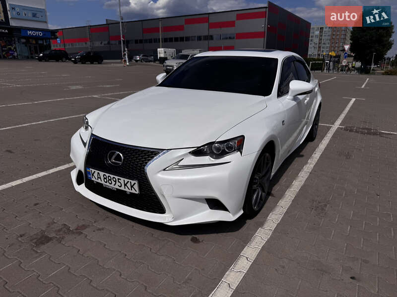 Седан Lexus IS 2015 в Киеве фото 5 Седан Lexus IS 2015 в Киеве