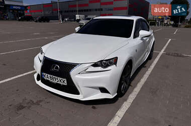 Седан Lexus IS 2015 в 