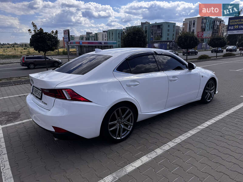 Седан Lexus IS 2015 в Киеве фото 10 Седан Lexus IS 2015 в Киеве