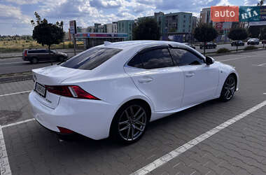 Седан Lexus IS 2015 в 