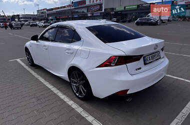 Седан Lexus IS 2015 в 