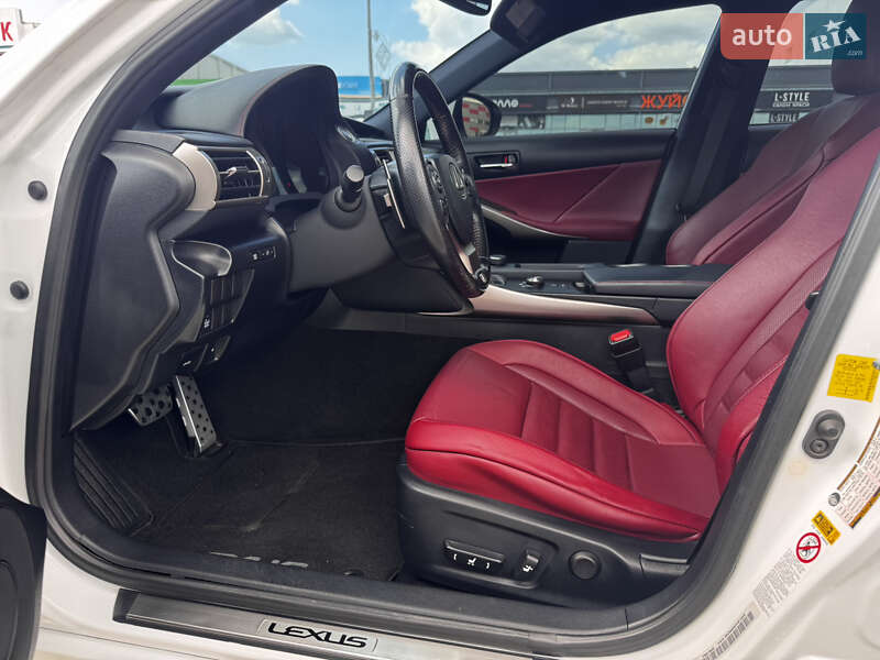 Седан Lexus IS 2015 в Киеве фото 16 Седан Lexus IS 2015 в Киеве