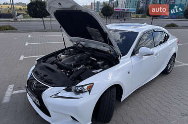 Седан Lexus IS 2015 в 