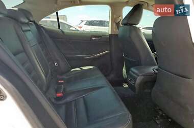 Седан Lexus IS 2014 в 