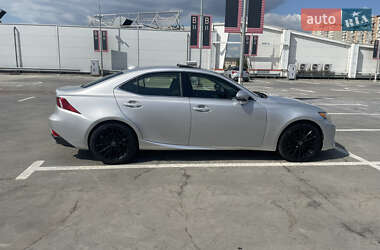 Седан Lexus IS 2015 в 