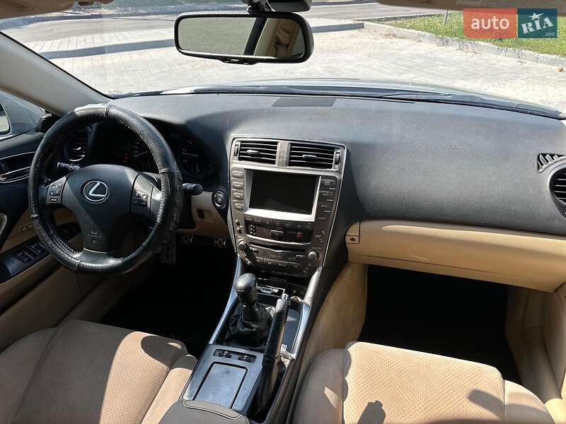 Седан Lexus IS 2006 в Виннице