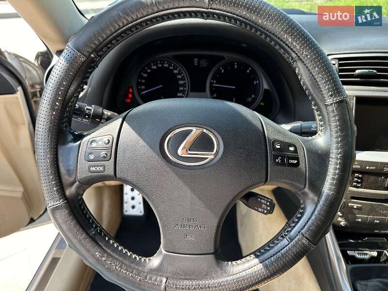 Седан Lexus IS 2006 в Виннице