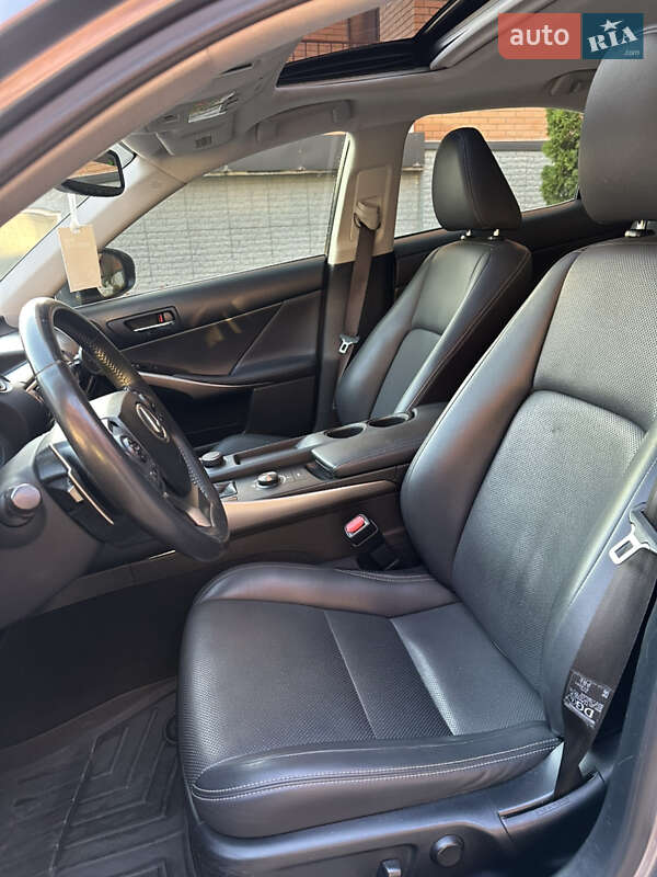 Седан Lexus IS 2014 в Киеве
