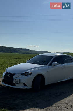 Седан Lexus IS 2015 в Києві