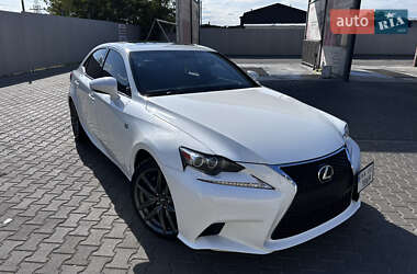Седан Lexus IS 2015 в 
