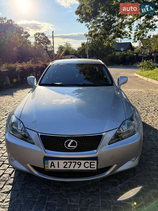 Седан Lexus IS 2007 в Киеве