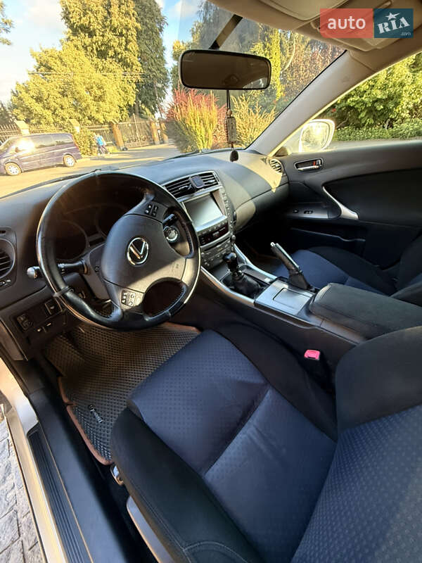 Седан Lexus IS 2007 в Киеве