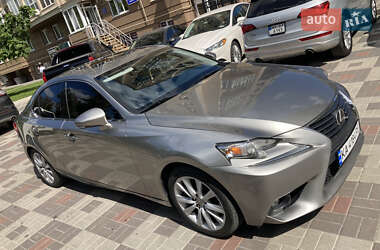 Седан Lexus IS 2015 в Киеве