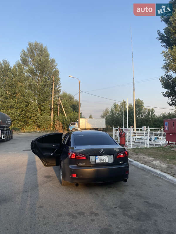 Седан Lexus IS 2006 в Киеве