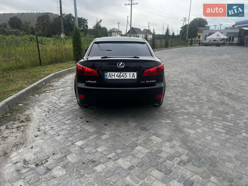 Седан Lexus IS 2005 в Клесовом