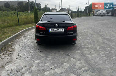 Седан Lexus IS 2005 в 