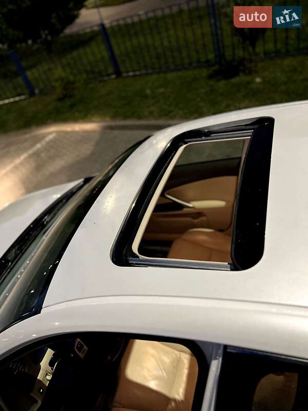 Седан Lexus IS 2010 в Львове