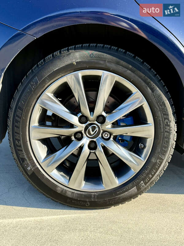 Седан Lexus IS 2013 в Киеве