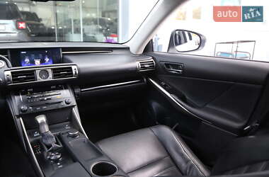 Седан Lexus IS 2013 в 