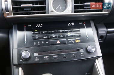 Седан Lexus IS 2013 в 