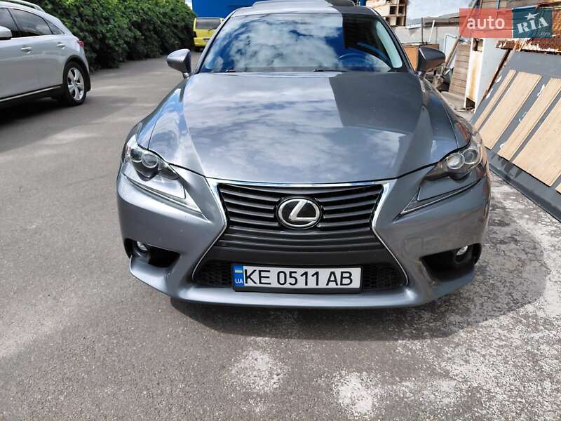 Седан Lexus IS 2014 в Буче