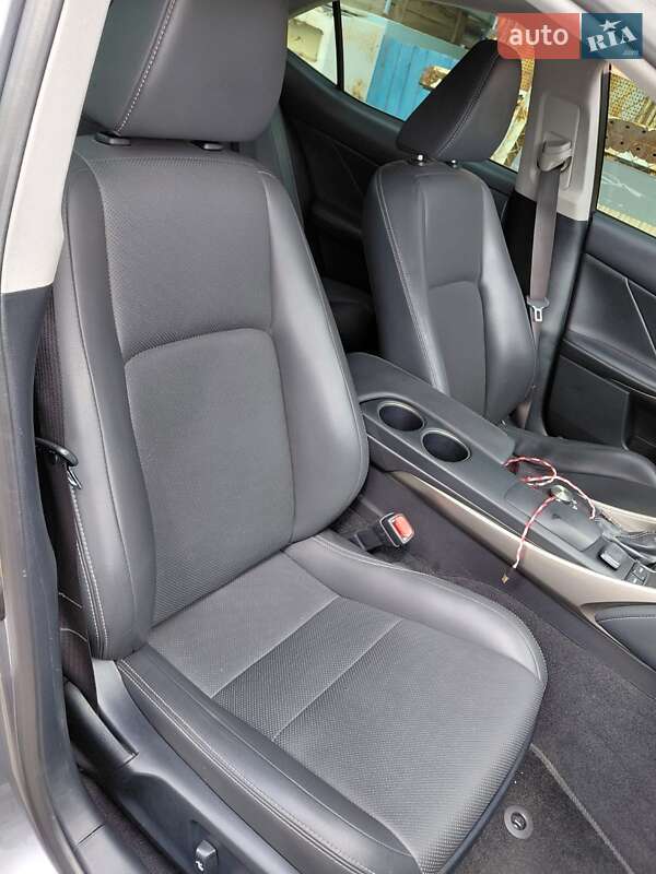 Седан Lexus IS 2014 в Буче