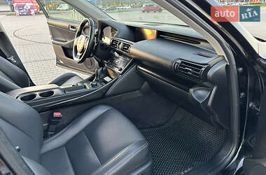 Седан Lexus IS 2013 в 
